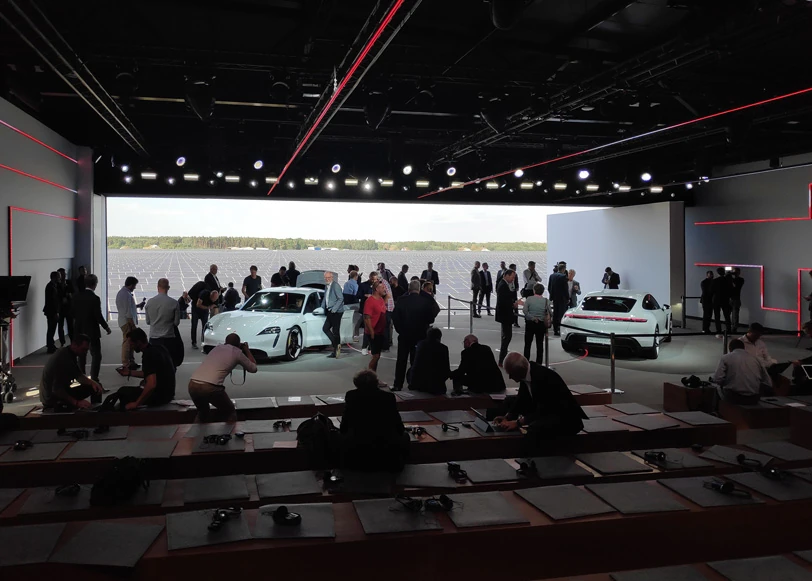 Porsche Taycan Weltpremiere Niagara – Berlin – Fuzhou